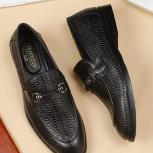 Black Texture Leather Slip-on shoes